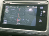 見やすい地図表示で、目的地までスムーズに案内。ドライブ中の不安を解消し、快適なカーライフをサポートします。