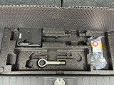 トランクルームのフタを開けると付属の車載工具がございます(^^) 必要に応じて買い足していただくことも可能です!