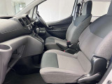 【車内ルームクリーニング済】専門スタッフにより車内はきれいにルームクリーニングを行っております。