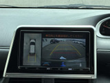 後方確認をサポートし、安全な駐車をアシストします。狭い場所でもスムーズに駐車できるので、運転に自信がない方にもおすすめです。