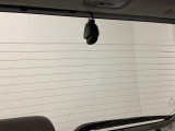 後方にもドライブレコーダーのカメラが付いています。前後両方でお車の周りを監視・記録いたします。