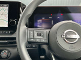 ナビの音量など車両情報を手元で操作できるハンドルスイッチ付き。
