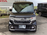 お客様に安全で快適なカーライフをお送りいただくために、中古車にも高いレベルの品質基準を設け、その基準に従って、全ての中古車について納車前整備を実施しています。