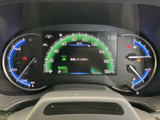 見やすいメーター類で、運転状況を正確に把握できます。洗練されたデザインが、ドライビングをより一層楽しめます。