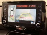 パノラミックビューモニター付きです。車両を上から見たような映像をディスプレイオーディオ画面に表示。運転席からの目視だけでは見にくい、車両周辺の状況をリアルタイムでしっかり確認できます。