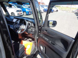 私達はお客様が購入後、万が一事故にあい修理や新たな車が必要となった場合、最大限お力になれるよう行動します。レッカーや修理、車探しは当然の事、代車やレンタカーの用意等お客様の立場に立ちお手伝い致します