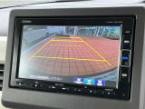 バックカメラ♪運転席から死角となりやすい部分も見えやすく車庫入れの苦手な方にも安心して駐車できます☆