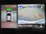 ナビ画面にアラウンドビュ-モニタ-の映像を映し出しています。  狭い場所での車庫入れをサポ-トしてくれる便利アイテムです。