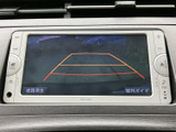 後方確認がしやすく、安全な運転をサポート。駐車時の不安を軽減し、よりスムーズな運転を可能にします。