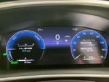 洗練されたデザインのメータークラスターが、運転の楽しさを引き立てます。視認性が高く、車両情報を一目で確認できるので、運転に集中できます。