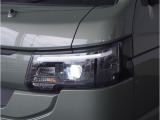 【ヘッドライト】省電力で長寿命の明るく運転しやすいLEDヘッドランプです。明るく照らすので暗い夜道からお客様を守ってくれます。お近くのスズキ自販島根までお越しください。