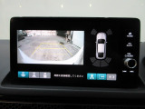 バックカメラの画像です。ガイドラインがスムースな車庫入れをサポートいたします!車庫入れの安心感がアップしますね☆