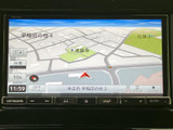 鮮明な画面で、目的地までスムーズに導いてくれます。ドライブの計画も立てやすく、カーライフをより快適にする頼もしい相棒です。