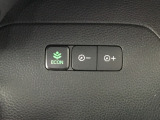 【eコンスイッチ】低燃費運転をサポートするECONモード。スイッチをONすると、エンジンやトランスミッション、A/Cなどを協調制御し、燃費の向上に貢献。エコドライブの効果を高めます。