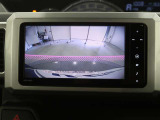バックカメラが付いているので後方確認が非常にしやすいです。今や運転初心者も熟練者も必須装備!ついていて損はないですね♪
