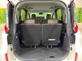 普段のお買い物や通勤、送迎等に十分な荷室スペースを確保しております。セカンドシートを倒すと、大きな荷物の積載も可能です♪