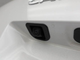 バックモニターは車庫入れの強い味方。 車は構造上、死角がたくさん。後退時の死角をチェックするために便利ですよ。 ただし、バックは目視で確認する事が重要ですよ。