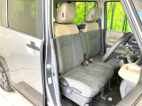 運転席シート廻りは使用感も少なく、良好な状態となっています。丁寧に使われていたことがよくわかりますね。