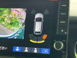 駐車時の安全性を高めるバックモニター。周囲の状況を把握しやすく、狭い場所でもスムーズに駐車できます。初心者の方にも安心です。