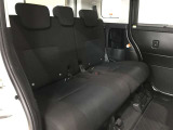 ゆとりある広々とした車内空間は、ドライブを始め買い物やレジャーなど、幅広く活躍します。一人でもみんなとでもお出かけを楽しみましょう!