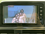 停車中に楽しめるTV機能。長距離移動や休憩時間のお供に最適です。移動時間を有効活用できますね。お気に入りの番組でリラックス。