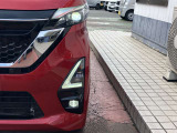 LEDヘッドライト装備。暗い道や、天候の悪い日でも視界良く運転できます。