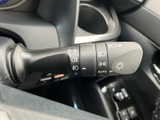 操作しやすい位置に配置されたウインカーレバーは、安全な車線変更をサポートします。直感的な操作感で、スムーズな運転をアシストします。確実な操作が可能です。