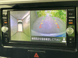 停車中には、地上デジタル放送を楽しめます。後部座席の乗員の方々も、退屈することなく快適な時間を過ごせるでしょう。