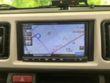 見やすい画面表示で、目的地までのルートをスムーズに検索できます。渋滞情報も確認できるので、効率的な移動に役立ちます。