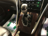 ガソリン車には7速スポーツシーケンシャルシフトマチックを採用。CVT車でありながら、シフトをMポジションに入れることで、マニュアル感覚の素早いシフトチェンジが可能!アクティブな走りが楽しめます!