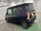 荷室は広々で、両側スライドドアだから積み下ろしもスムーズです。