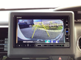 バックモニター付きで、車庫入れやバック時の後方確認をしっかりサポート。モニターに映し出される映像で死角も確認しやすく、狭い場所での駐車や後退時の操作をより安心して行えます。