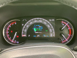 視認性の高いメーター類で、運転に必要な情報を的確に把握できます。運転に集中できる環境です。