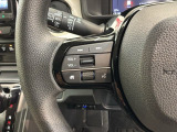 ステアリングにオーディオ操作スイッチが付いています。オーディオ画面に直接タッチしなくても操作が出来ますので、運転に集中できます。