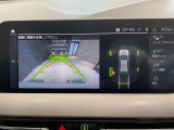【バックカメラ】前後クリアランスソナー付なので、駐車が苦手な方でも安心です。ガイドの表示・非表示も切り替え可能です。