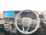 高いホールド性で運転姿勢が安定します。長距離ドライブでも疲れにくいのが魅力です。快適なドライビングライフをお送りください♪
