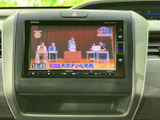 停車中にテレビや映像を楽しむことが可能です。休憩時間や待ち時間に、エンターテイメントを満喫できます。