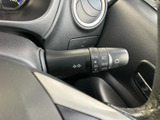 操作しやすいウインカーレバーで、安全な車線変更をサポート。確実な操作感で、スムーズな運転をアシストします。使いやすさを追求。