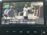停車中には、地上デジタル放送をお楽しみいただけます。長距離移動の休憩時などに、リラックスした時間を過ごせるのが魅力です。エンターテイメント性を高めます。