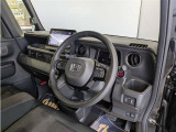 見通しのよいすっきりとした視界で、誰でも運転しやすいです。運転のしやすさは疲れにくさにも繋がりますよ♪