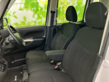 運転に必要な情報が視認しやすい配置。操作性にも優れており、運転に集中できます。快適なドライビングをサポートします。