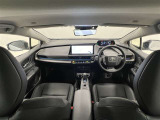 ハイブリッド車で燃費が良く通勤車にもおすすめ!静粛性があり、とても静かで快適!