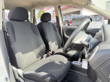 運転席シート廻りは使用感も少なく、良好な状態となっています。前オーナー様が丁寧に使っていたことがよくわかりますね。