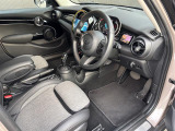 ◆LIBERALAは、輸入車選びの新たなスタイルを提案するインポート・セレクト・ブランドです。オーナー様となる方がクルマから直接感じる感性を第一にした、最良の一台との出会いをコーディネートいたします。