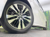 【純正アルミホイール】外観にマッチした純正アルミホイールを装着しております。各種社外アルミホイールや、スタッドレスタイヤも取扱いしております。是非ご相談ください♪