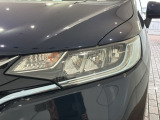 LEDヘッドライトは、点灯の瞬間から最大光量を発揮し、突然暗くなるトンネルなどでの安定感を高めます。