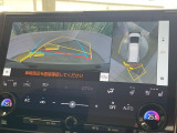 【パノラミックビューモニター】専用のカメラにより、上から見下ろしたような視点で360度クルマの周囲を確認することができます☆死角部分も確認しやすく、狭い場所での切り返しや駐車もスムーズに行えます。