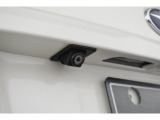 バックカメラ(後方の見えにくい部分や駐車時にとっても便利です!車を大事にされる方には、必須アイテムです!)