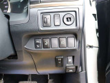 自社工場を3拠点完備しております。重整備やカスタムを始め、ご購入後のお車のメンテナンスも弊社にお任せください。