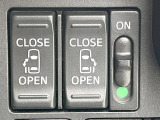 【両側パワースライドドア】スマートキーや運転席のスイッチで後席両側スライドドアの開閉が可能♪電動だから力を入れてドアを開ける必要が無く、小さなお子様でも簡単に開け閉めでき快適です♪